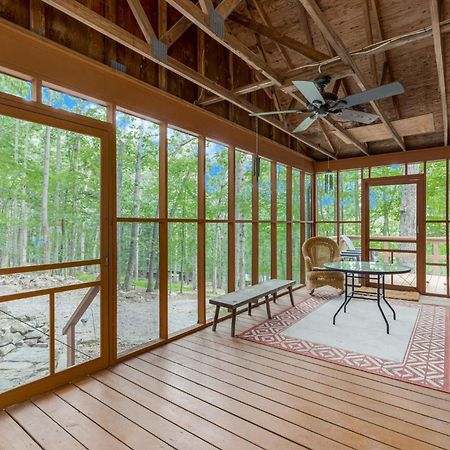 Secluded W Hot Tub, Fire Pit, Deck & Updated Wifi Great Cacapon Eksteriør billede